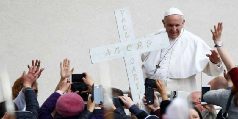 Em bênção de Páscoa, Papa pede paz e diálogo no Oriente Médio; Veja