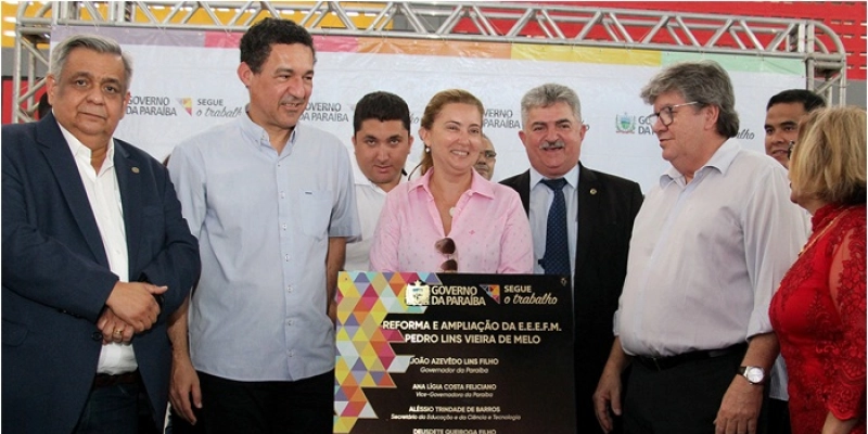 João Azevêdo inicia comemorações de aniversário de João Pessoa com entrega de reforma e ampliação de escola
