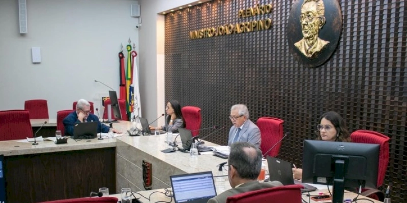 Acúmulo de quatro  cargos de médico rende o débito de R$ 289 mil a ex-vice-prefeito de Catingueira