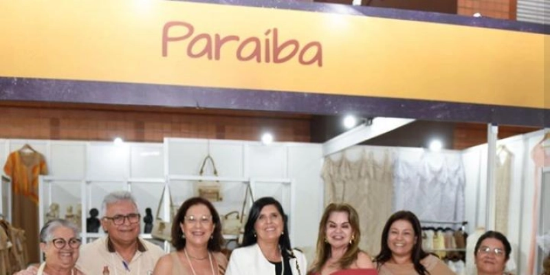 Vice-governadora e primeira-dama divulgam artesanato da Paraíba no 12º Salão de Brasília