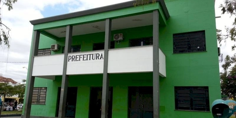 Prefeito de Cajazeiras apresenta Lei que regulamentou cargos de Secretários Adjuntos, após portaria do MP