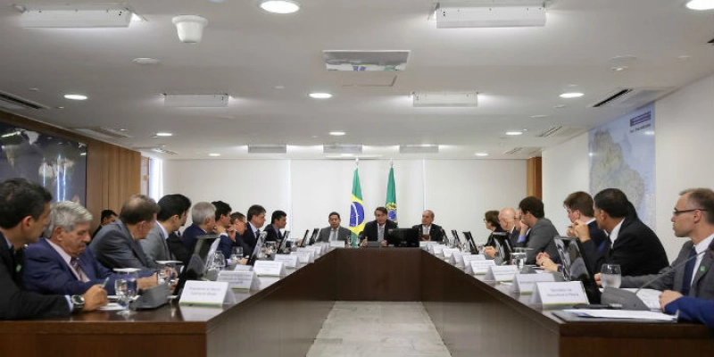 Bolsonaro assina Projeto de Lei Anticrime