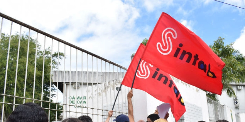 Servidores de Campina que recebem acima do mínimo mantêm indicativo de greve para próxima terça, 31