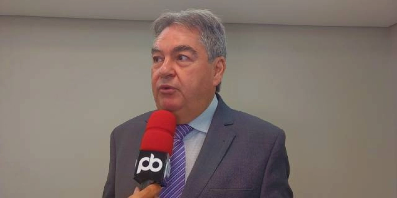 Lindolfo fala de aumento de efetivo no 14º BPM, adutora da Lagoa dos Estrelas, e verbas para asfalto em Sousa, e Estrada da Ramada; Vídeo 