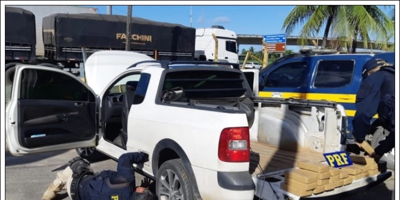 Paraibanos são presos pela PRF com 32 quilos de pasta base de cocaína em Recife