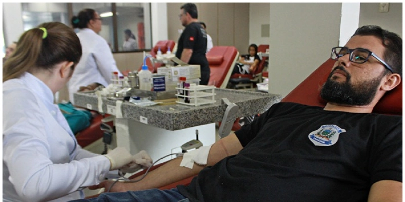 Secretário e agentes penitenciários doam sangue em campanha do Hemocentro