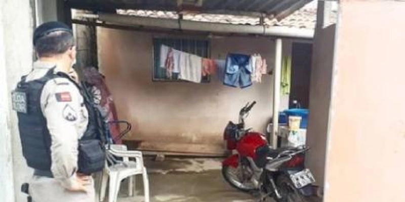 Polícia recupera moto roubada e prende suspeito de roubo a correspondente bancário