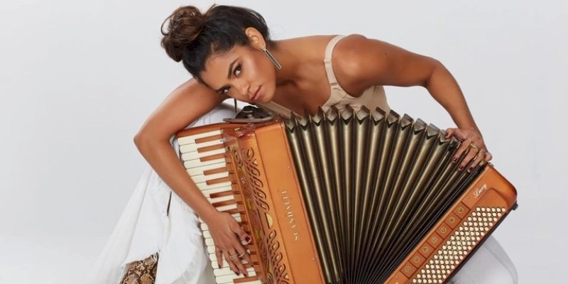 Programa Espaço Cultural tem músicas da PB no Dia Internacional do Beijo