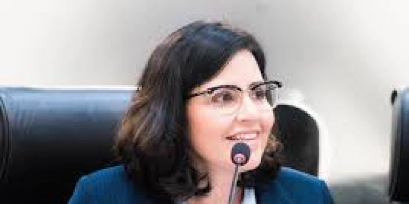 Pollyana Dutra enaltece qualidades de Cajazeiras nestes 157 anos de sua emancipação politica 