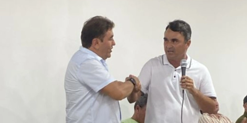 Chiquinho de Barrazo se filia juntamente com sete vereadores ao MDB em Nazarezinho