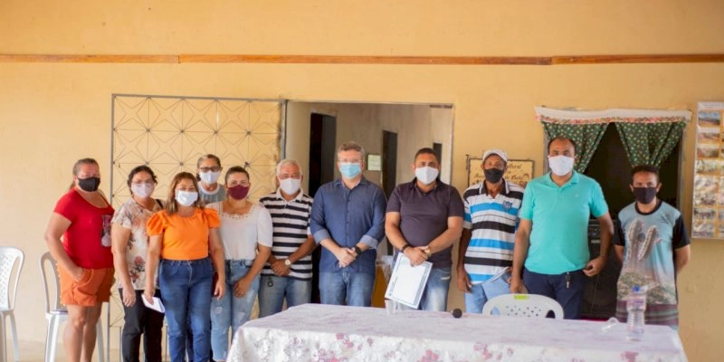 João Neto se reúne com agricultores e outras lideranças e anuncia adesão a projetos de habitação para áreas de assentamento e o programa Titula Brasil