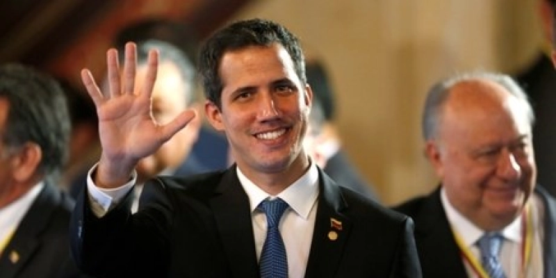 Guaidó deve chegar ao Brasil por volta da meia-noite