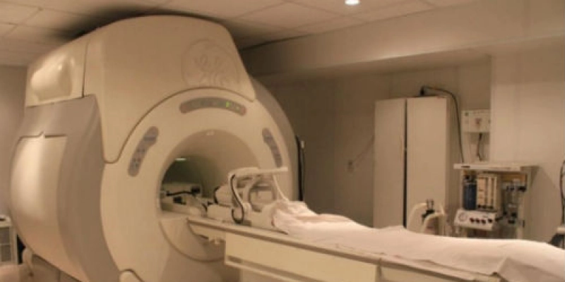 Centro de Imagem é orçado em R$ 824,7 mil em Sousa; Tyrone anuncia pregão 