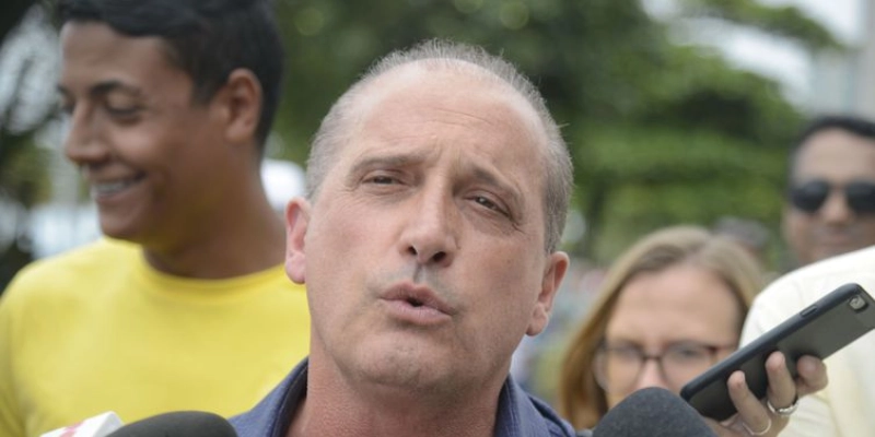 Onyx apresenta lista dos 22 ministérios do governo Bolsonaro