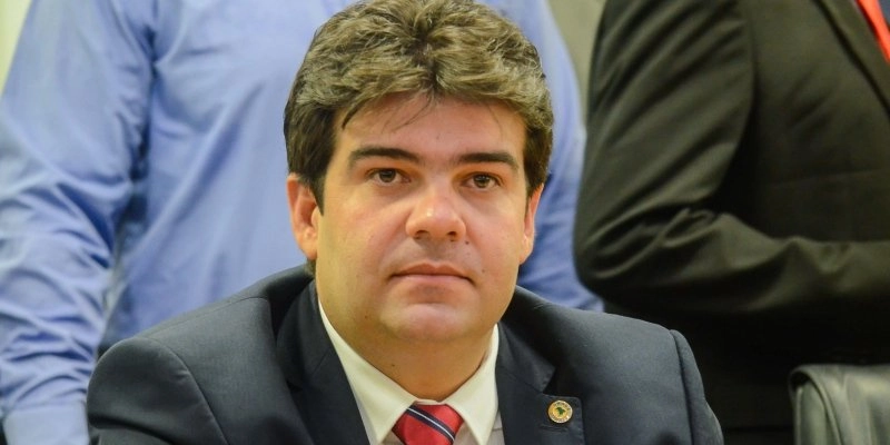 Racha no Solidariedade expõe isolamento de Eduardo Carneiro após rompimento com Cícero Lucena