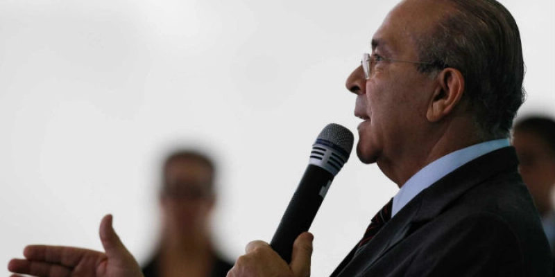 Diesel pode subir mesmo com manutenção do desconto de R$ 0,46, diz Padilha