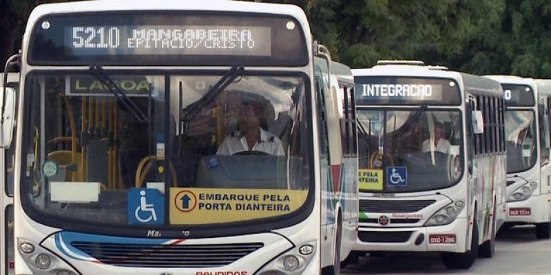 Empresas acordam pagamento de salários na quarta-feira e motoristas suspendem paralisação que aconteceria neste dia 22