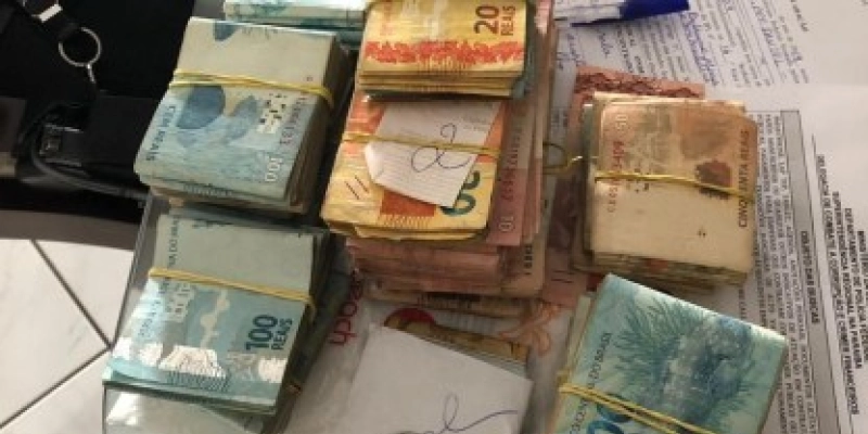 5ª Fase da Operação Xeque Mate, PF cumpre mandado de busca, e apreende dinheiro na casa de André Amaral 