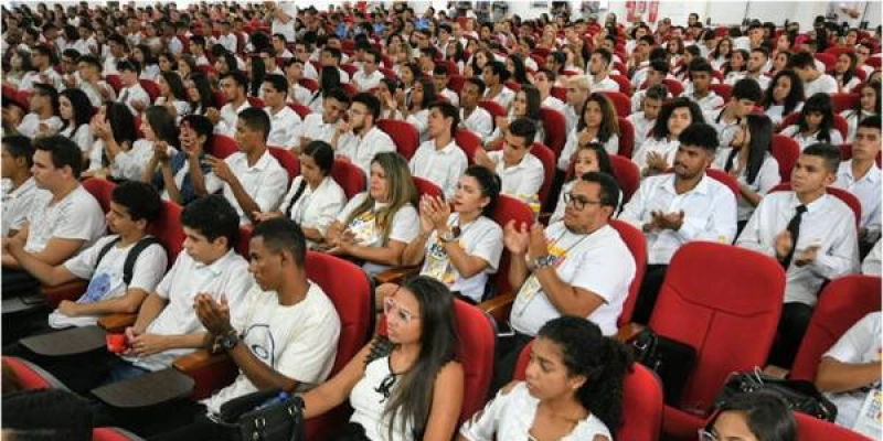 João Azevêdo participa de formatura de alunos do Pronatec e lança seis editais do Paraibatec