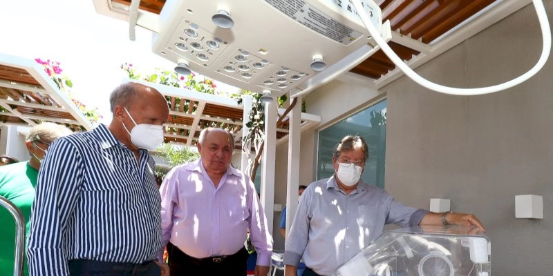 Azevêdo entrega equipamentos materno-infantil para Hospital Regional e anuncia implantação de Unidade de Apoio de Combate ao Câncer em Sousa