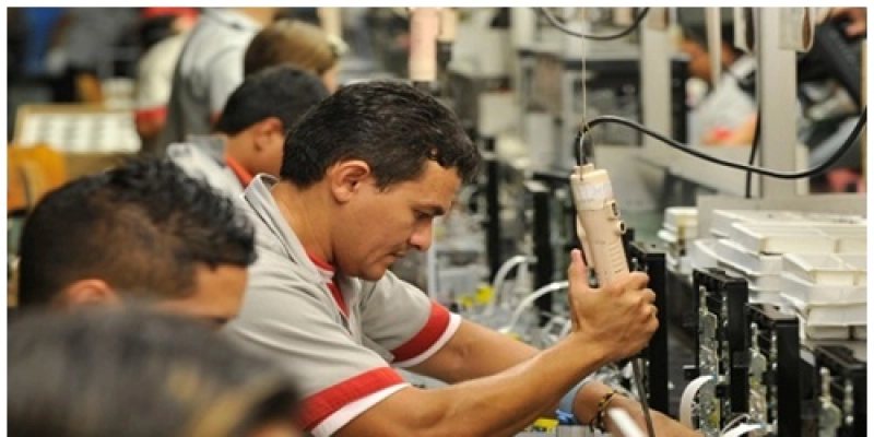 Atividade industrial em maio teve desempenho menos negativo, aponta CNI