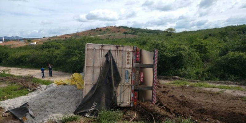 Corpo de Caminhoneiro Sousense que morreu na BA após capotamento de Carreta chega a Sousa nesta terça