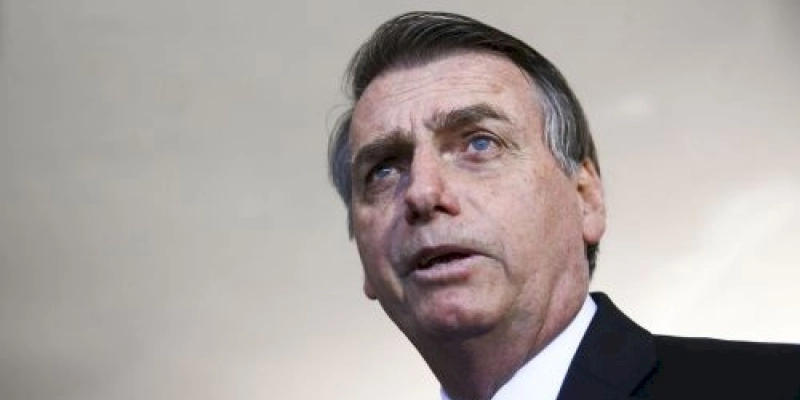 Bolsonaro é internado em São Paulo para exames de rotina