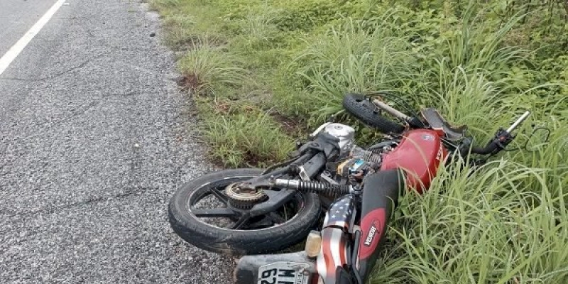 NESTA SEXTA – Mulher morre e homem fica gravemente ferido em colisão entre moto e carro, no Sertão 