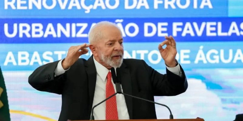 Lula recebe credenciais de oito novos embaixadores