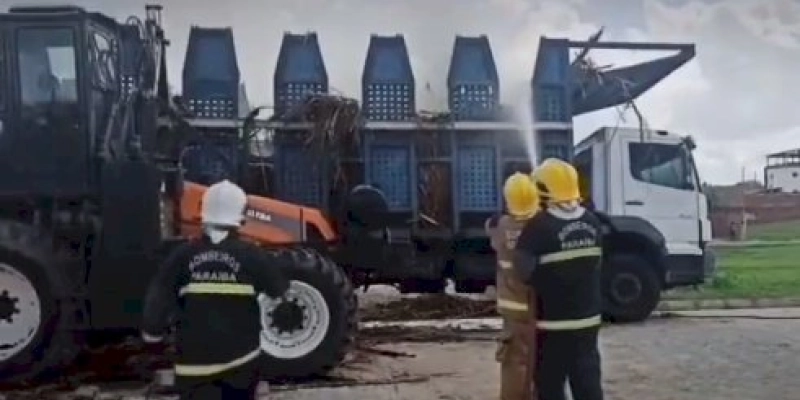 Corpo de Bombeiros é acionado para conter início de incêndio em caminhão carregado de cana-de-açúcar 