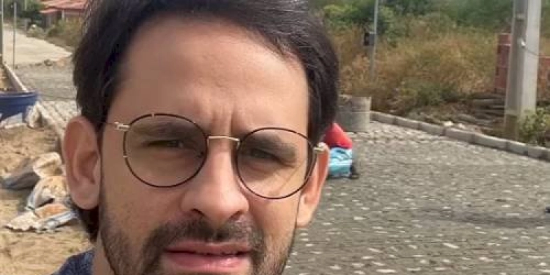 Mais uma obra em andamento no município de Lastro; prefeito Athaíde comemora