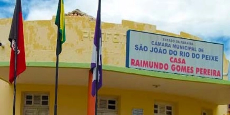 Câmara de São do Rio do Peixe anuncia que vai “queimar” R$ 21 mil com combustíveis 