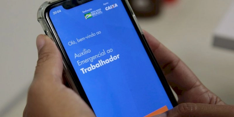 Trabalhadores nascidos em abril podem sacar auxílio emergencial