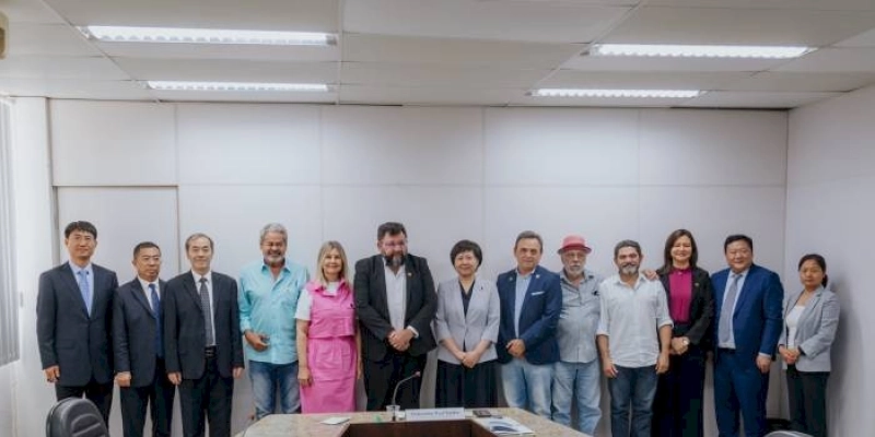 Comitiva de universidade chinesa visita a Paraíba para discutir parceria na área de ensino superior da Saúde