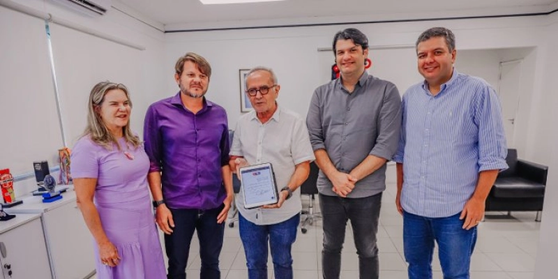 Prefeito decreta luto de três dias e dá nome do vereador Professor Gabriel a escola municipal