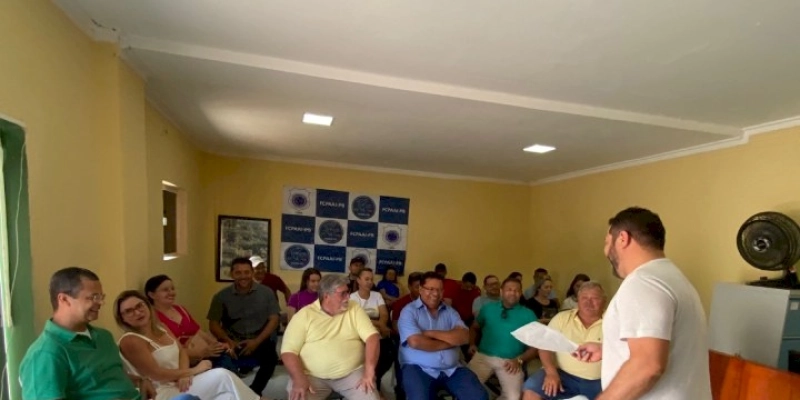 Jutay participa de reunião com pescadores, apresenta ações, e defende unidade para lançamento de candidaturas a vereador na Região de Sousa; Vídeo 