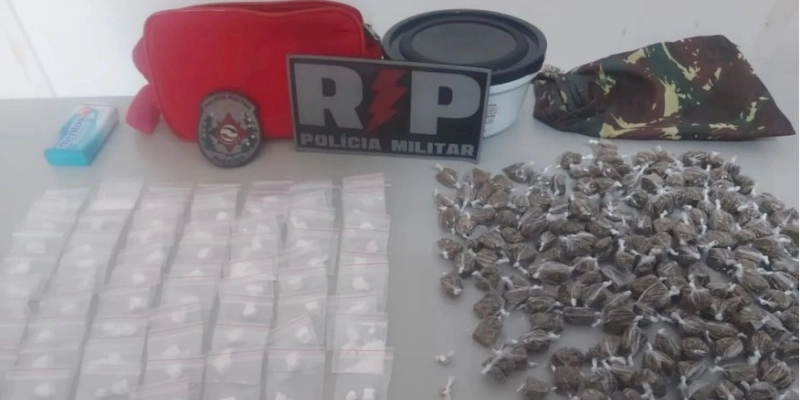 Polícia apreende cocaína, maconha e desarticula ponto de venda de drogas 