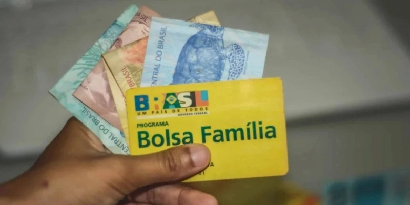 Mais de metade dos estados brasileiros tem mais beneficiários do Bolsa Família do que empregados formais, revela estudo