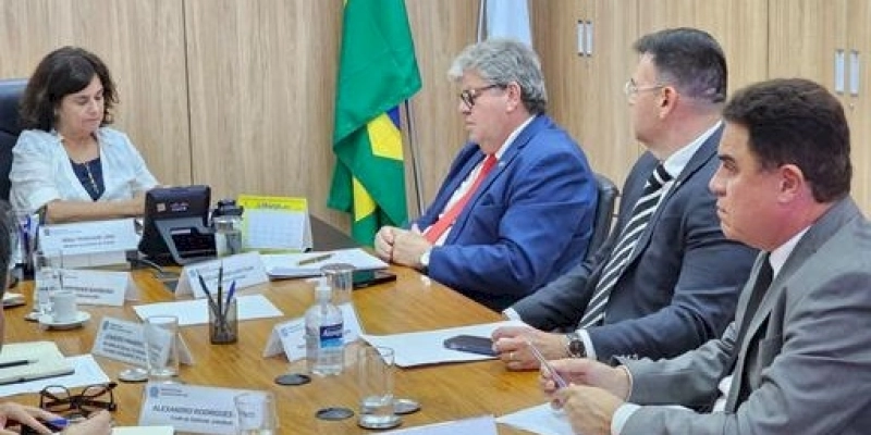 João Azevêdo apresenta programa “Paraíba contra o Câncer” à ministra da Saúde, Nísia Trindade, que garante recursos
