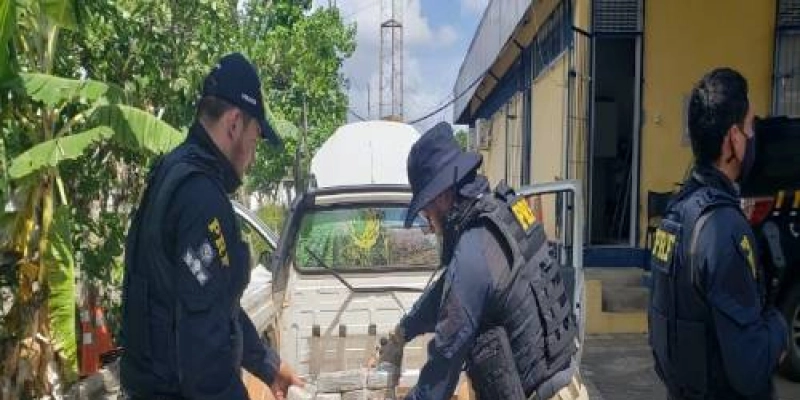 PRF realiza apreensão de 60 kg de pasta base de cocaína no interior da Paraíba