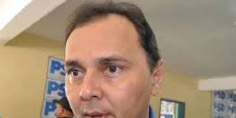 Deputado Campinense é denunciado por suposta nomeação de servidora fantasma; Justiça vai apurar