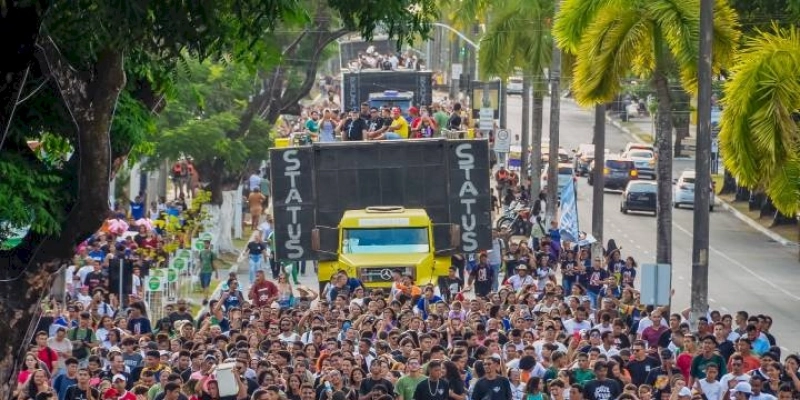 Cícero Lucena celebra Marcha para Jesus com fiéis e afirma que evento representa momento para agradecer e expressar fé