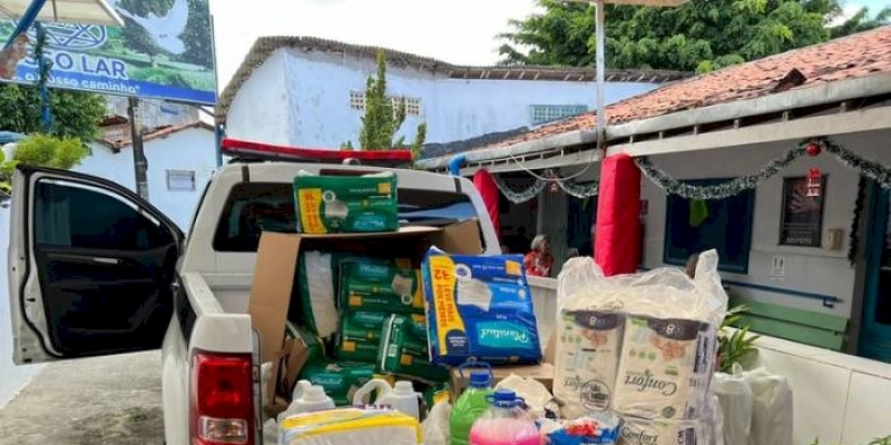 Policiais civis da 1ª DSPC realizam entrega de produtos arrecadados à Instituição de Longa Permanência em João Pessoa