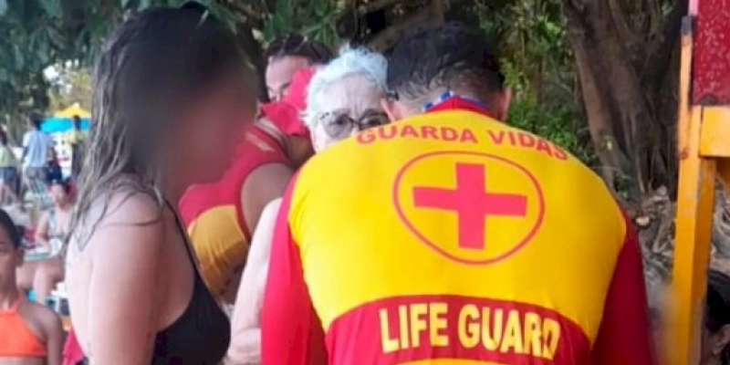 Onze pessoas da mesma família, sendo oito crianças e três adultos se afogam e são socorridas pelos Guarda-vidas  