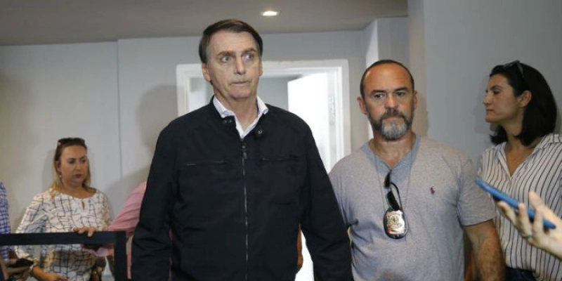 Jair Bolsonaro diz ter firmado compromisso em defesa da família