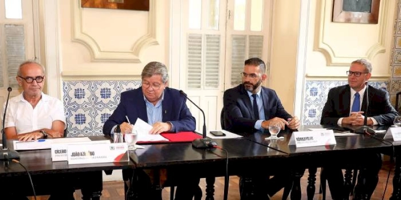 João Azevêdo assina protocolo de intenções para instalação de nova unidade da AeC com geração de 3 mil empregos 
