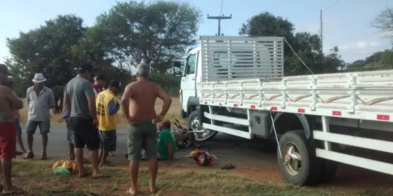 Acidente envolvendo caminhão e motocicleta mata Homem neste domingo no Sertão