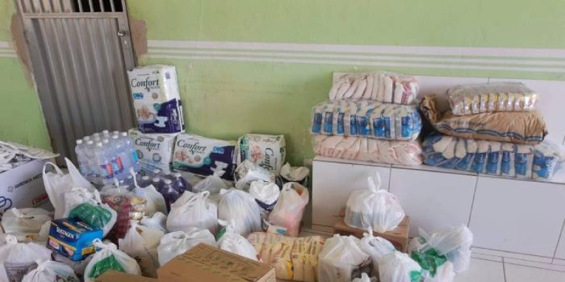 No combate a pandemia, Energisa doa alimentos e produtos de limpeza para entidades paraibanas que cuidam de idosos