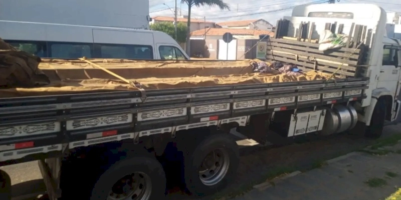 No Sertão – Polícia prende homens acusados de furto de trilhos da linha férrea 