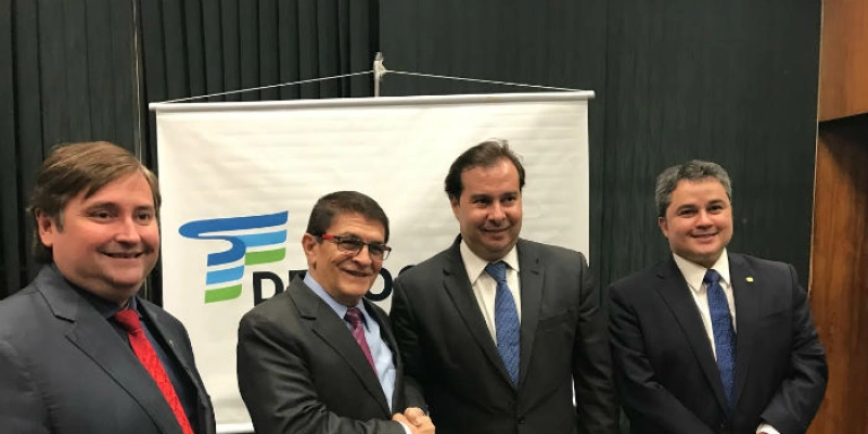 Rodrigo Maia diz que João Teodoro pode contribuir com um novo ciclo na política